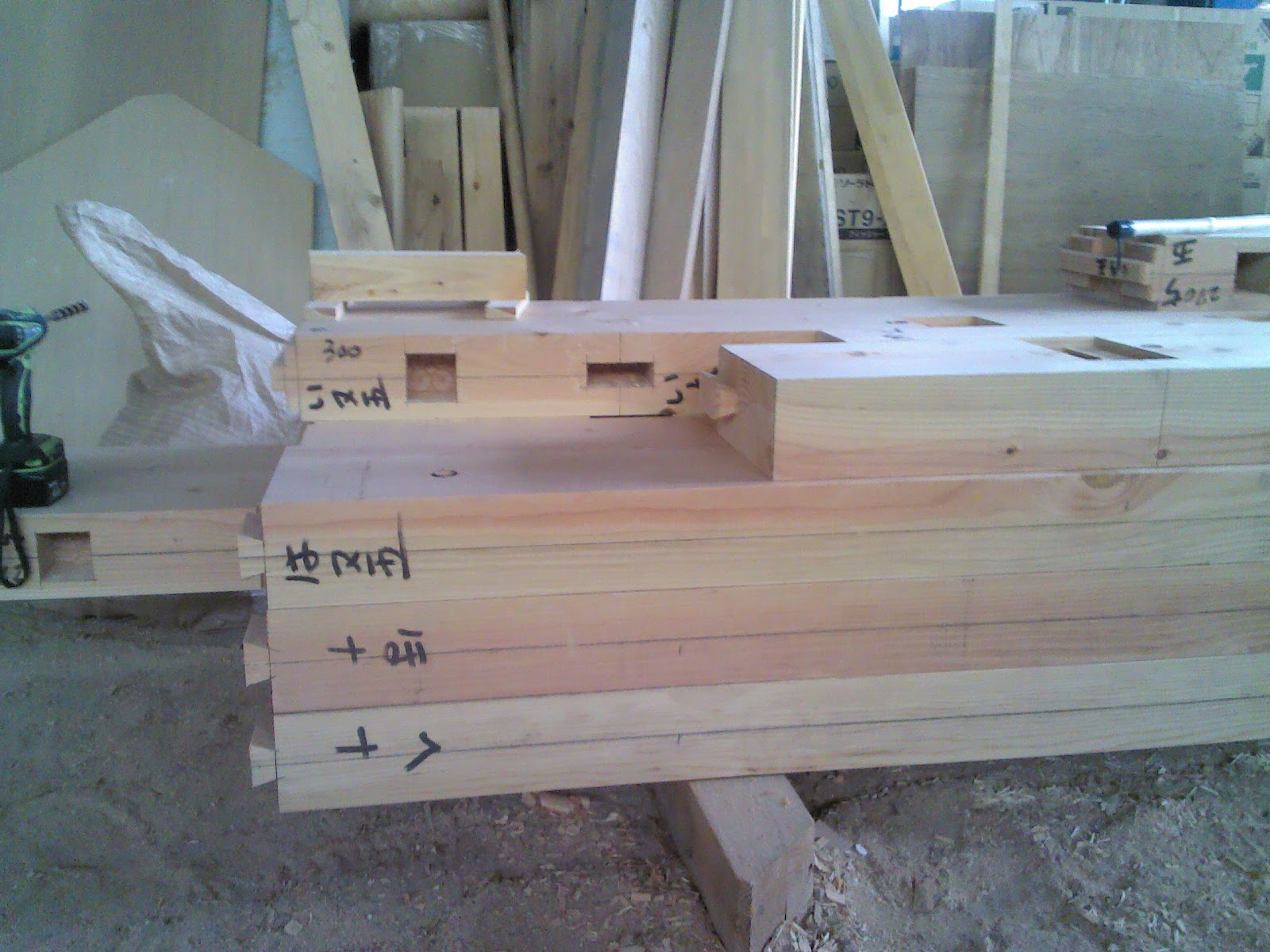(有)フジイホーム 東濃ひのきの家: 胴差 床梁加工